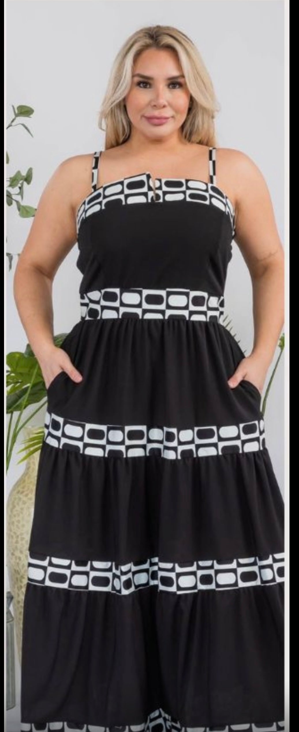 BLACK & WHITE MAXI ELEGANT DRESS WITH POCKETS