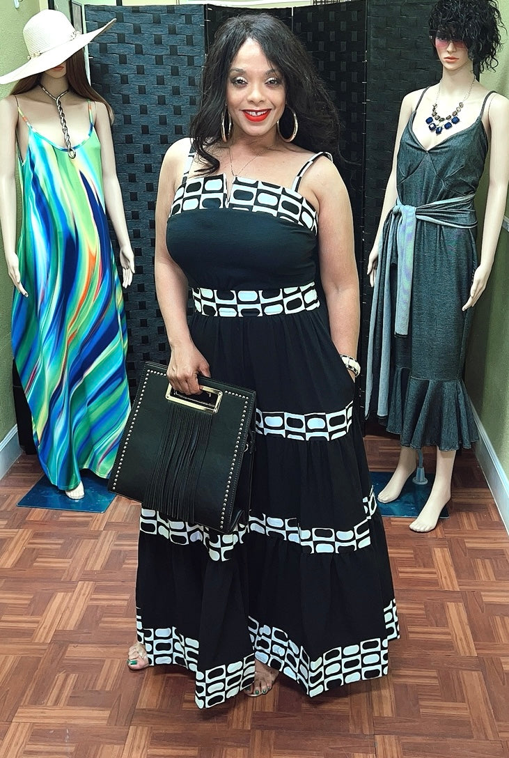 BLACK & WHITE MAXI ELEGANT DRESS WITH POCKETS